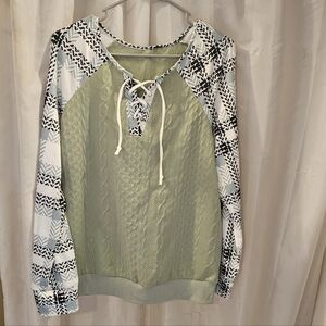 Source Unknown Green and Black Plaid Sweatshirt